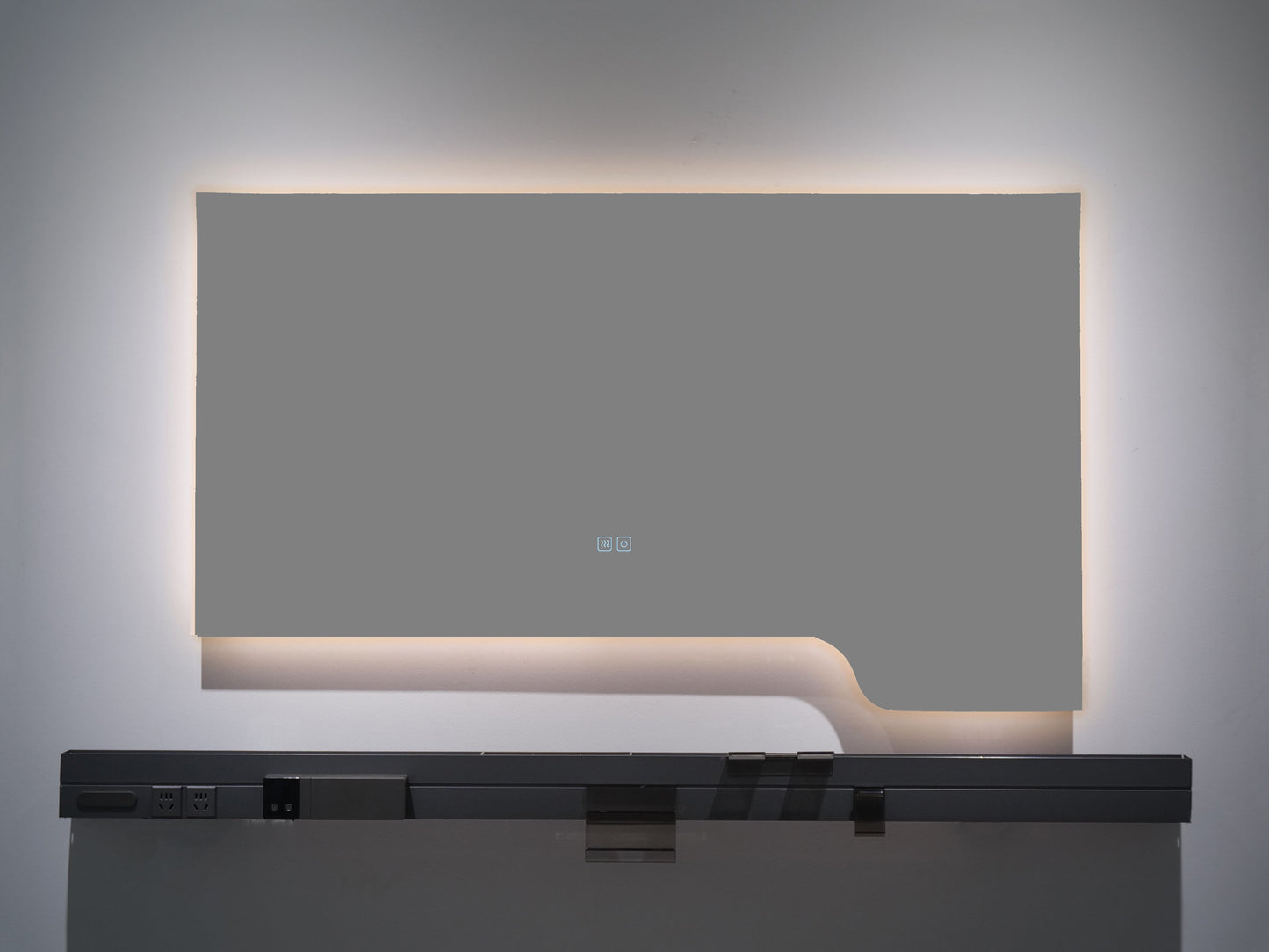 Moderner LED Badezimmerspiegel mit Ablage – Stil trifft Funktion